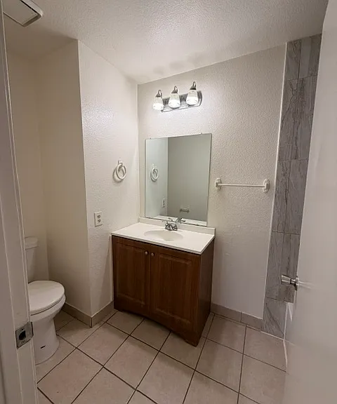 4300 N Lamont St #261 — Photo 3