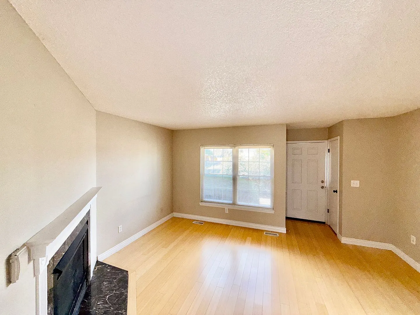 Charming 2 Bedroom Townhome in Briargate with so much new! — Photo 3