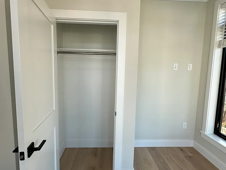 157 Everett St #306E — Photo 22