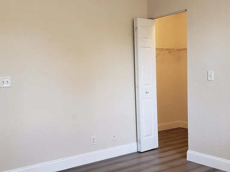 3831 Pond Apple Dr — Photo 12