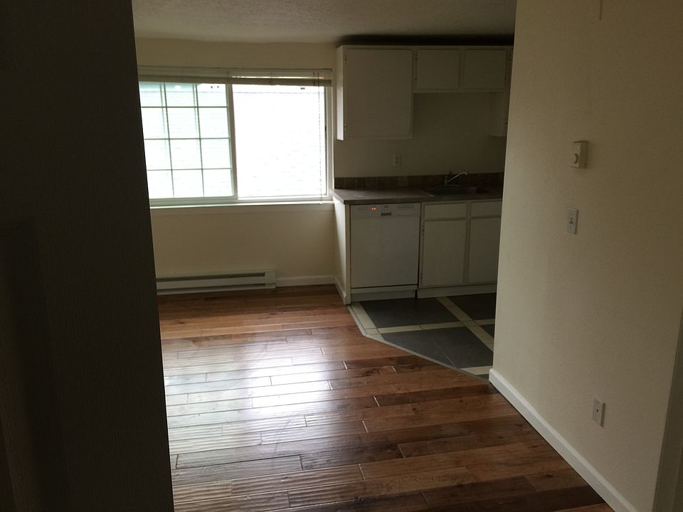 1st image of 4350 SE Milwaukie Ave APT 4