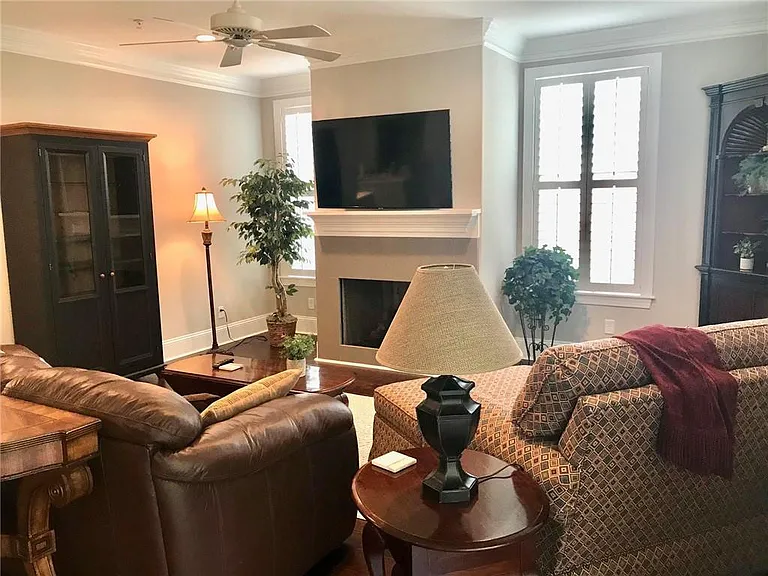 111 Gascoigne Ave #204 — Photo 14