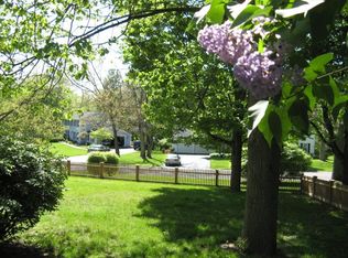3 Forest Knl, Pittsford, NY 14534