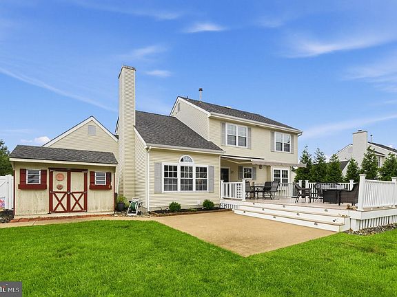 2nd image of 467 Val Ln