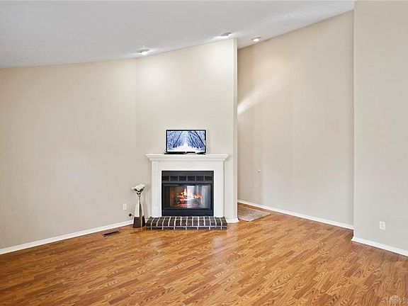 3rd image of 3108 Bromley Pl