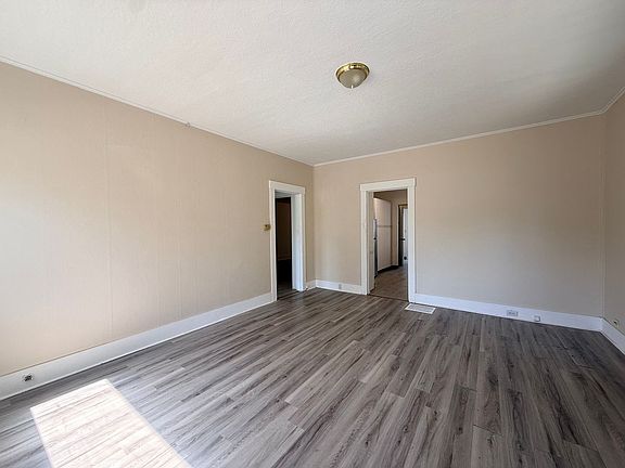 4th image of 3601 N Russet St