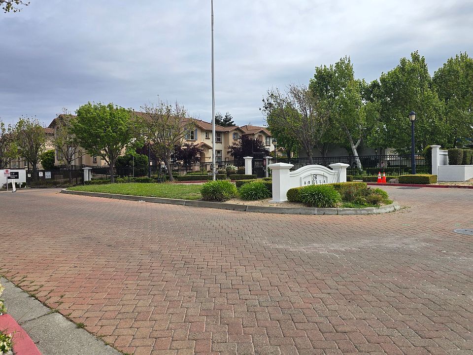 1st image of 223 Santa Barbara St