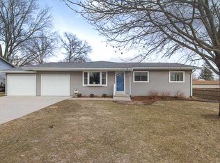 806 7th St, Kalona, IA 52247