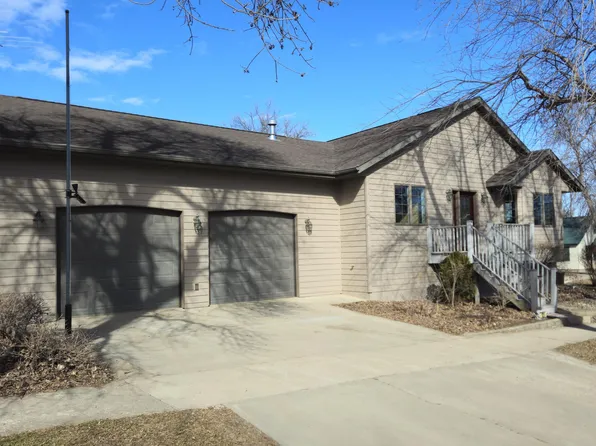 121 E 11th Ave, Webster, SD 57274
