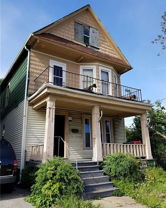 1st image of 1144 E Delavan Ave
