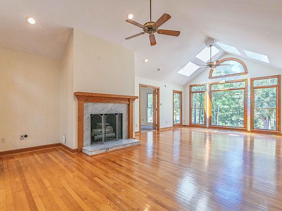 3rd image of 4508 Rogers Rd