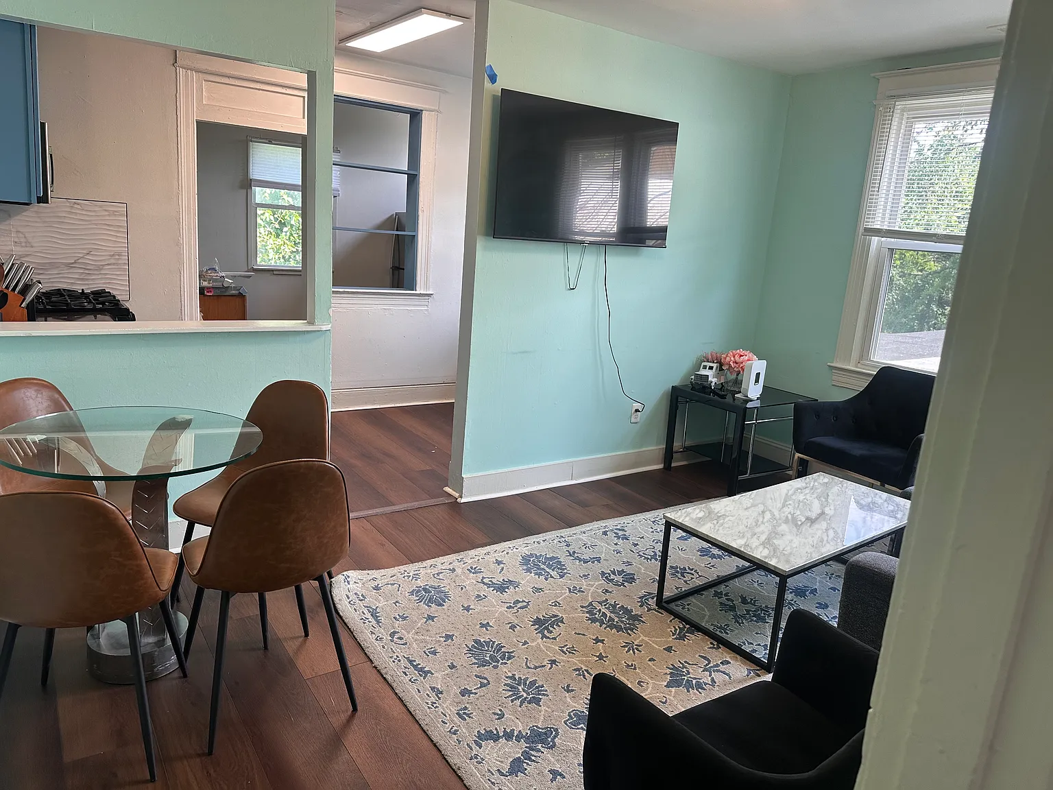 4 bed, 1230 sqft, $4,190 — Photo 4