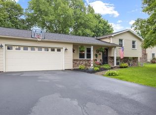46 Sherwood Dr, Brockport, NY 14420