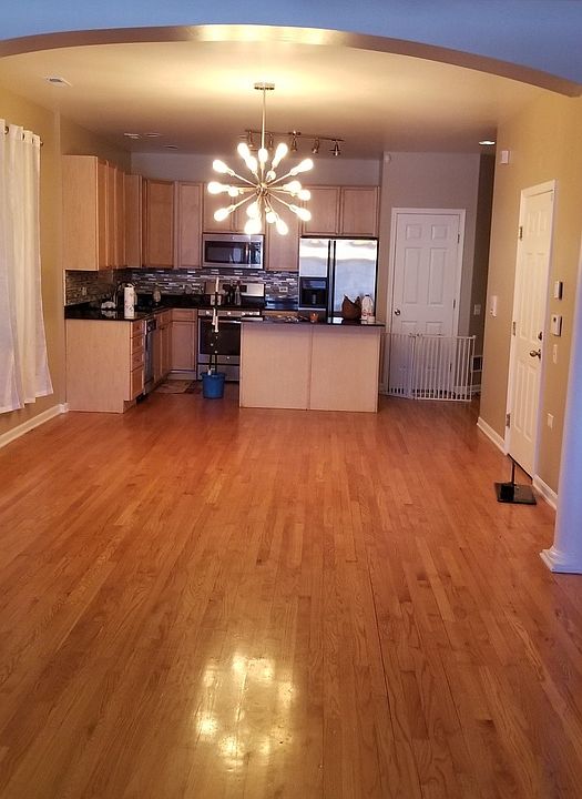 2nd image of 4732 S Drexel Blvd APT 1S