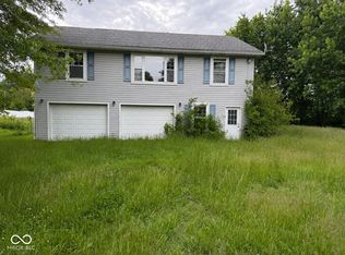 613 N 4th St, Elwood, IN 46036