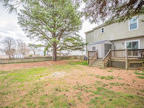 4th image of 1224 Brushwood Ave