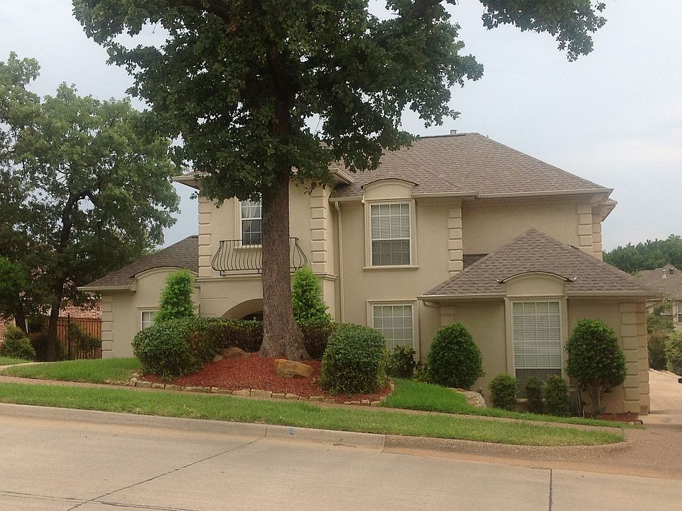 1st image of 4709 Lakewood Dr