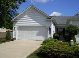 33984 Honeysuckle Ln, North Ridgeville, OH 44039
