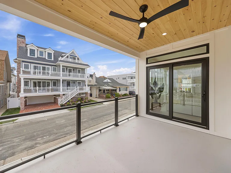 105 S Stratford Ave #BEACHBLOCK JULY AUG — Photo 33