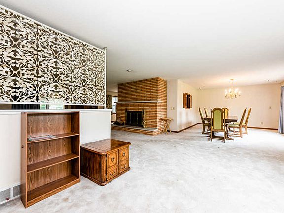 3rd image of 8753 Meadowlark Ln