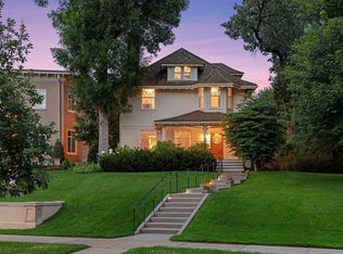 2225 E Lake Of The Isles Pkwy, Minneapolis, MN 55405