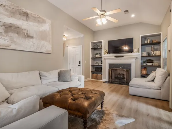 6952 Highway 70 S APT 124, Nashville, TN 37221