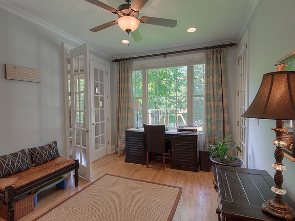 5th image of 6068 Arundale Ln