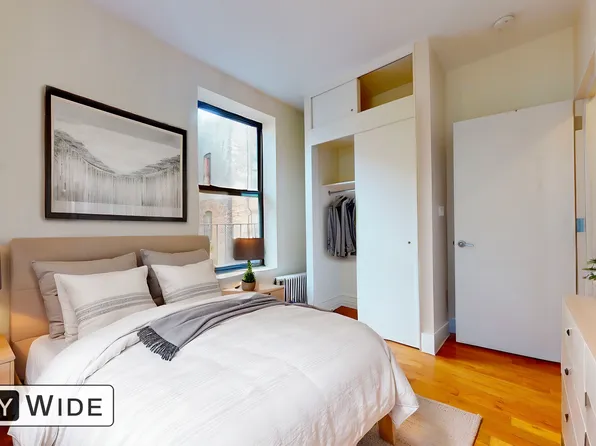 4 West 103rd Street 4A image 2 of 8