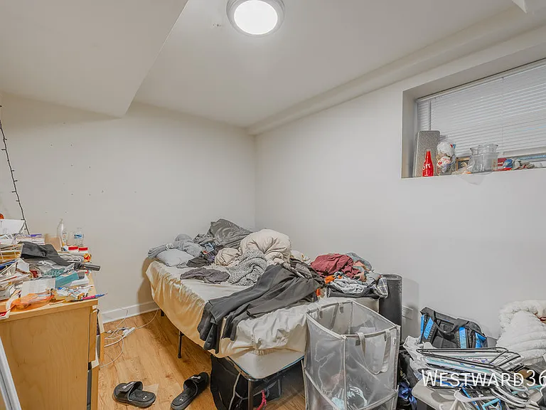 2239 W Cornelia Ave #G — Photo 9