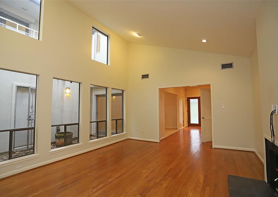 1st image of 5618 Chaucer Dr