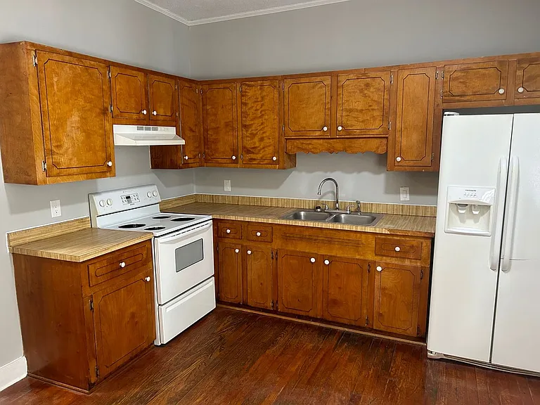 753 Center St #6 — Photo 8