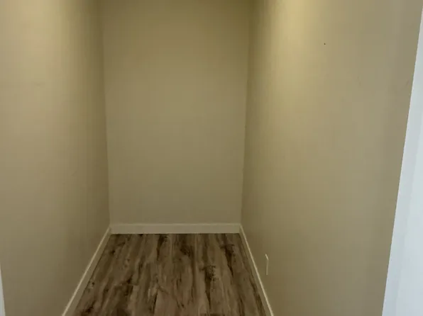 1331 Alberni St, Vancouver, BC V6E 4S1