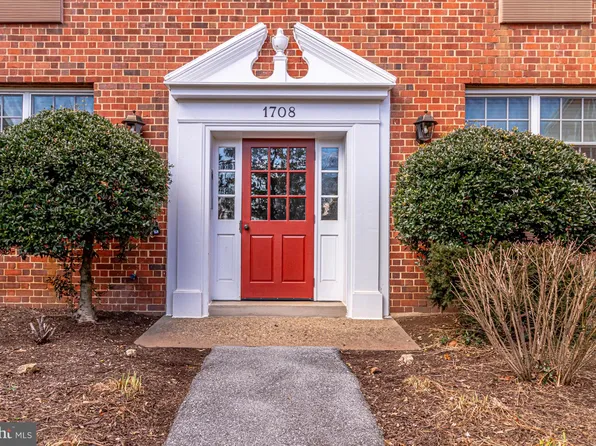 1708 W Abingdon Dr APT 301, Alexandria, VA 22314
