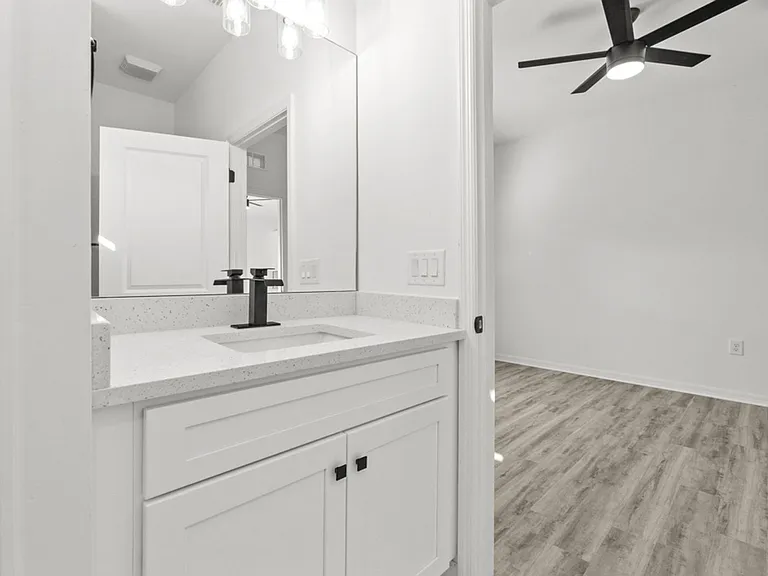 548 Knapp St — Photo 74