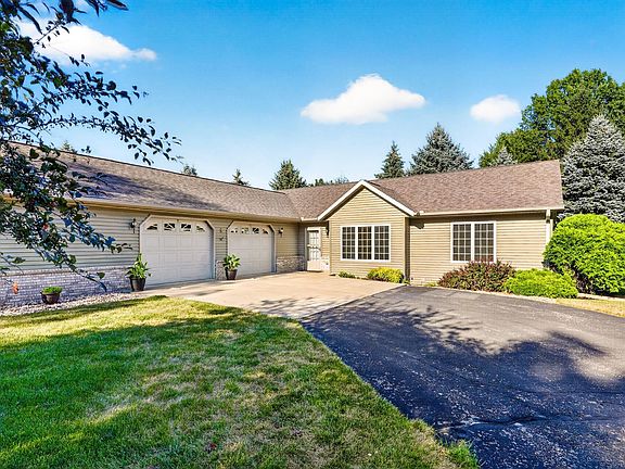 4th image of 601 Viking View Dr Unit 8