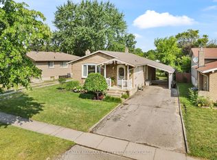 8071 Paddock Trail Dr, Niagara Falls, ON L2H 1W8