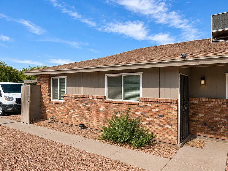 Beautiful Beck Ln Fourplex — Photo 44