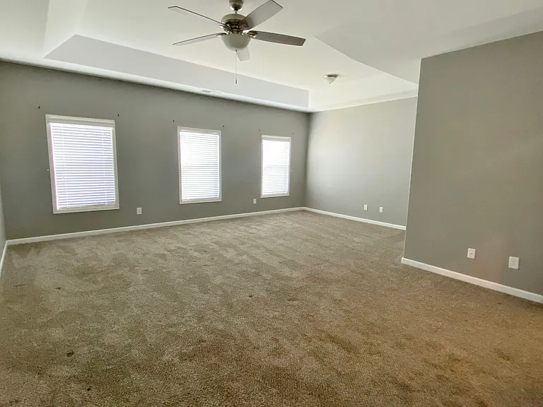 Master Bedroom - sitting area