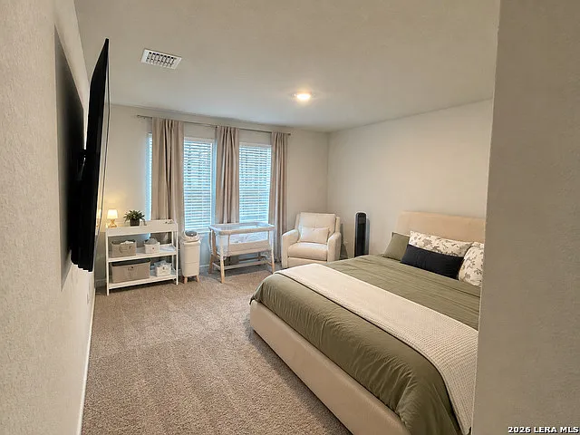4 bed, 2.5 bath, 1900 sqft, $2,100 — Photo 4