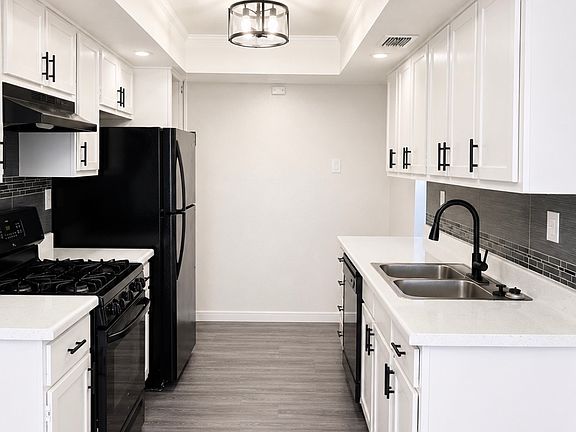 5th image of 3536 E Cambridge Ave #986955f79