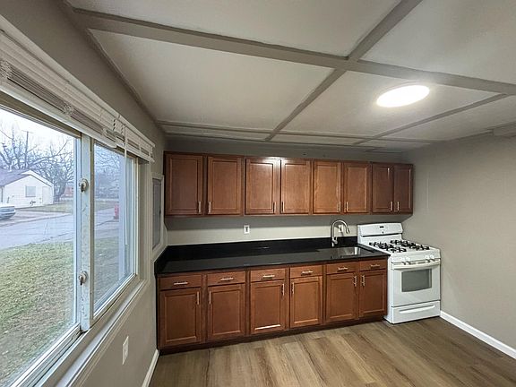 3rd image of 31807 Tuscola Ct