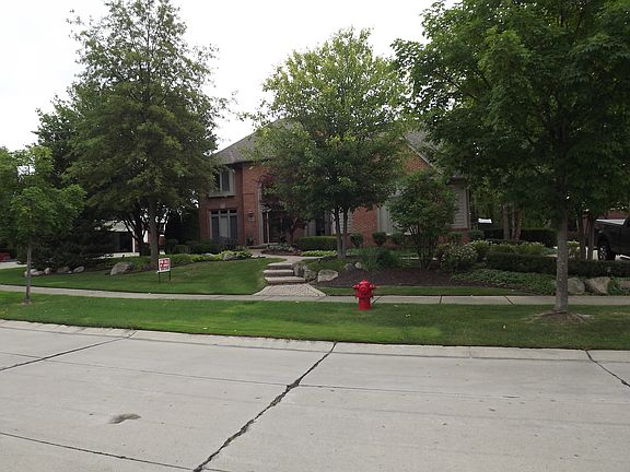 2nd image of 23790 Broadmoor Park Ln
