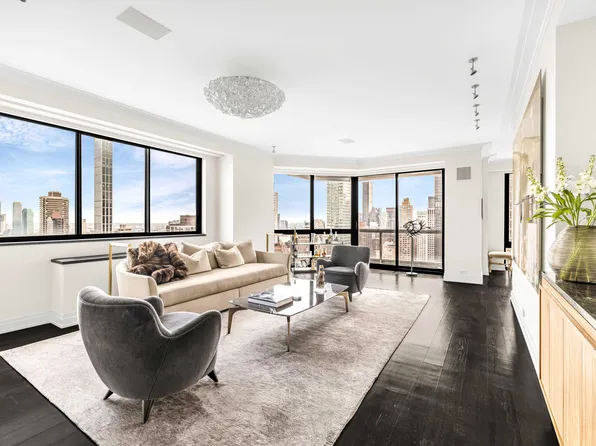 200 East 61st Street image 2 of 11