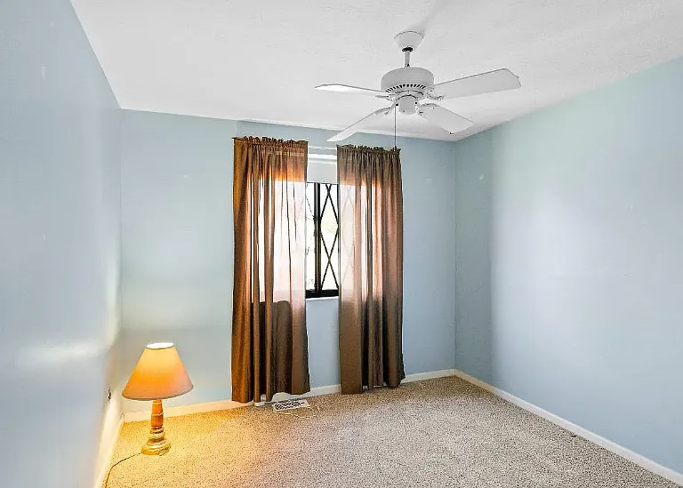 460 Dartmouth Cir #460 — Photo 4