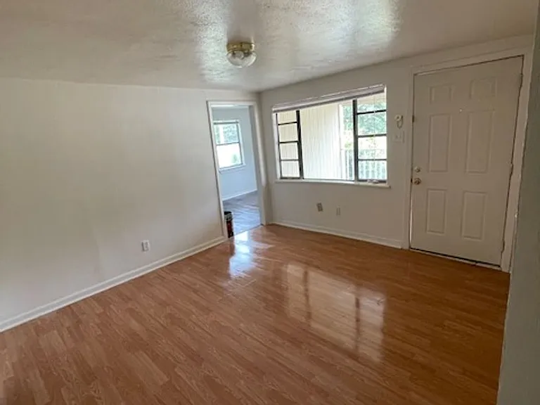 2814 W Shady Shores Rd — Photo 8