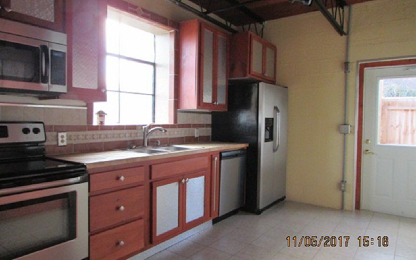 2nd image of 433 N Main St