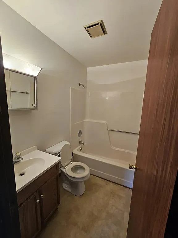 2 bed, 950 sqft, $950 — Photo 2