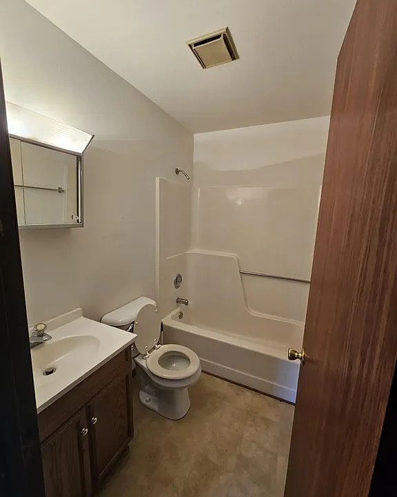 2nd image of 305 W Garden St