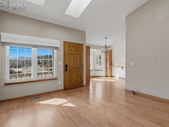 5th image of 2552 Blazek Loop