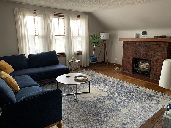 2nd image of 160 Dundee St Floor 2